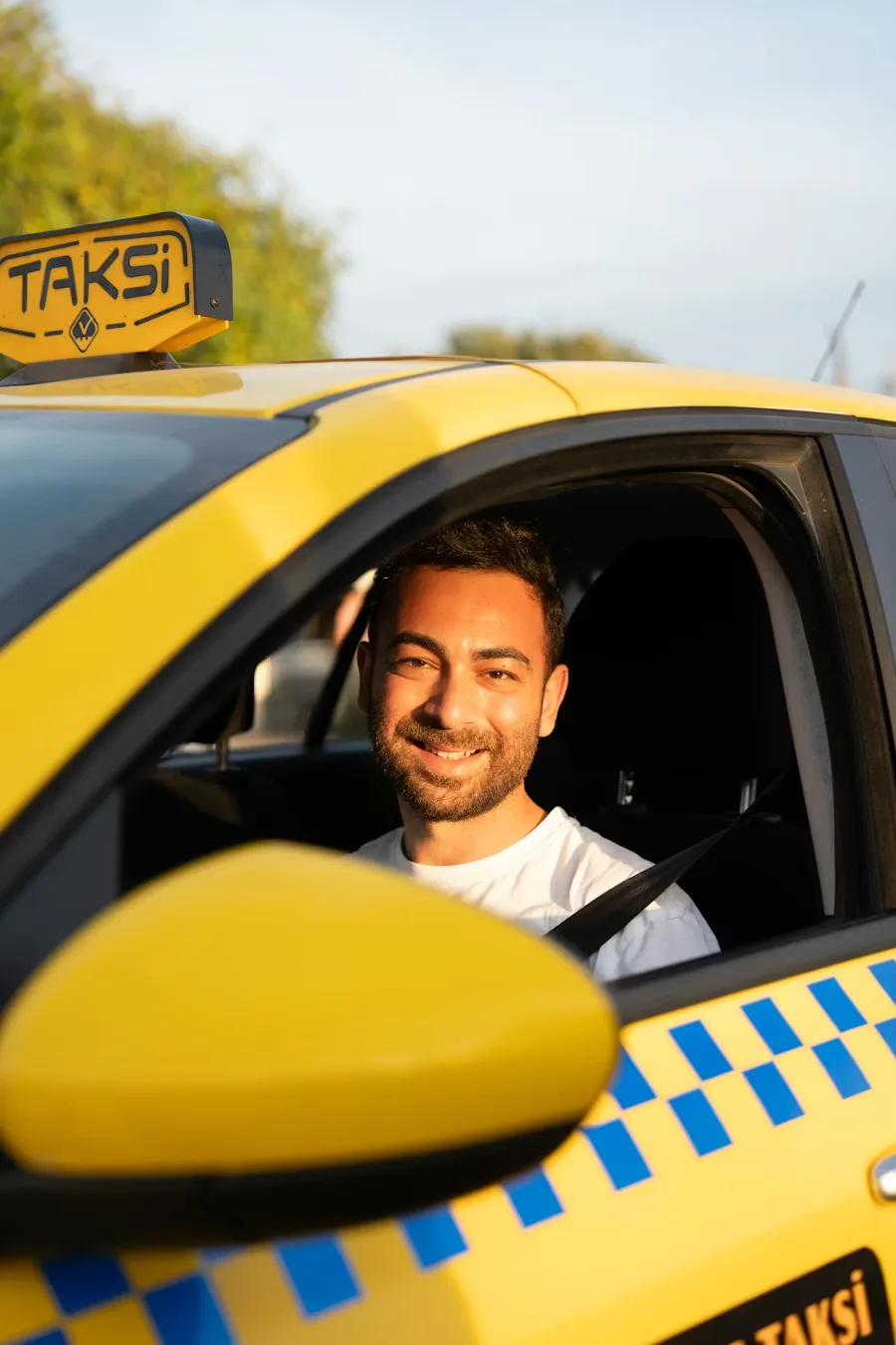 A professional driver using the My Ride Partner app